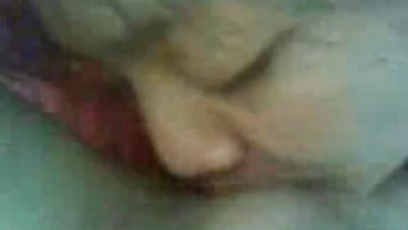 두 젊은 유망한 예술가와 뜨거운 항문 트리오
