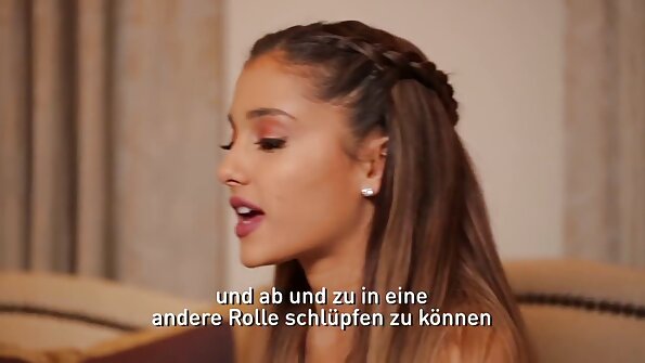 Schmutzige Stiefschwester Ashley Adams fickt ihren geilen Bruder